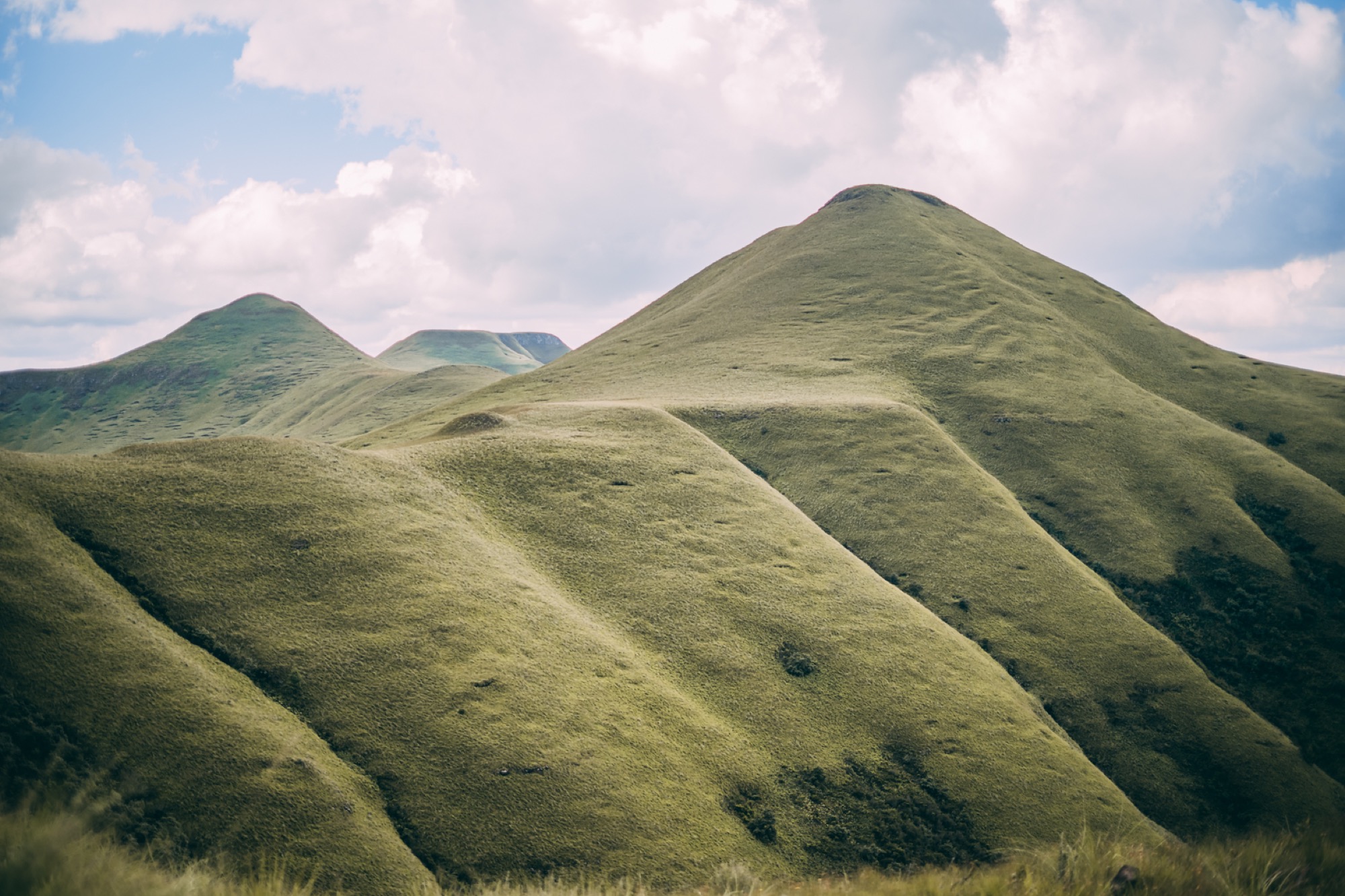 Groen heuwels in die Drakensberg